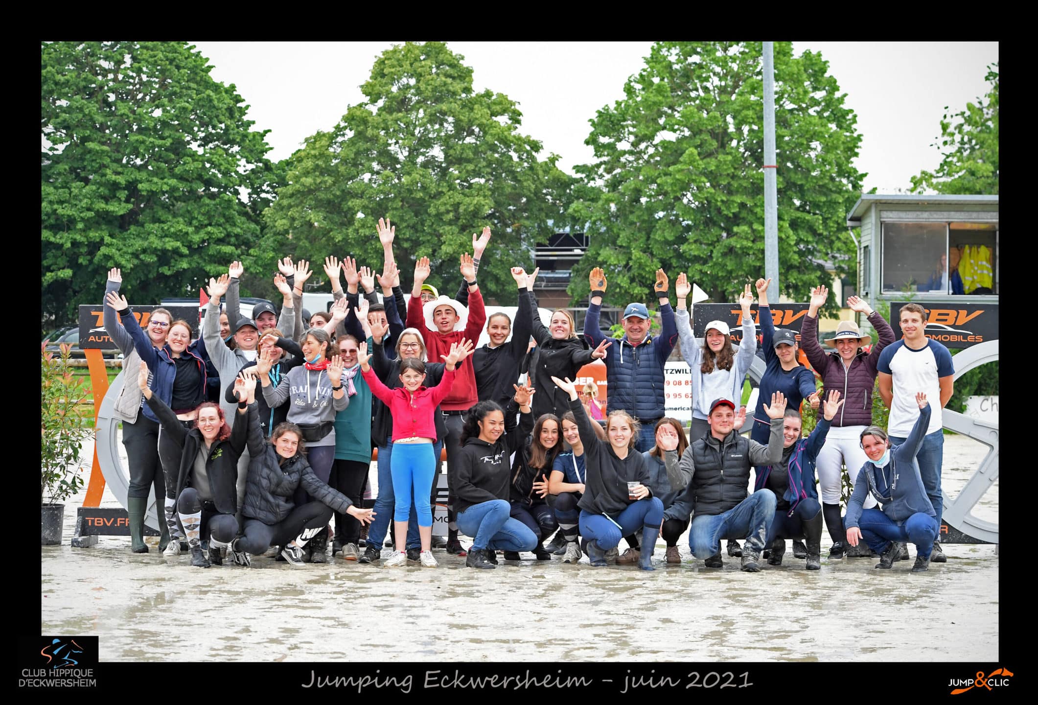 Photo d'équipe des bénévoles au Club Hippique Eckwersheim